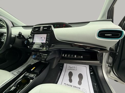 Used 2021 Toyota Prius XLE image 31