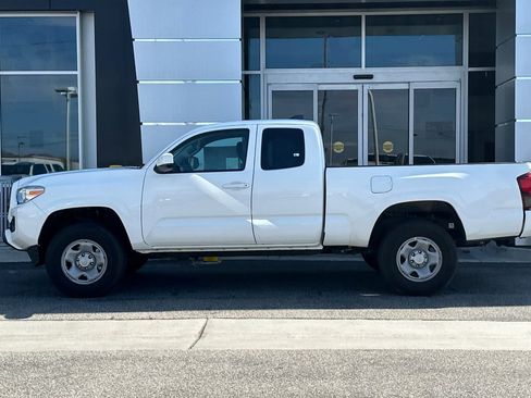 Used 2023 Toyota Tacoma SR image 7