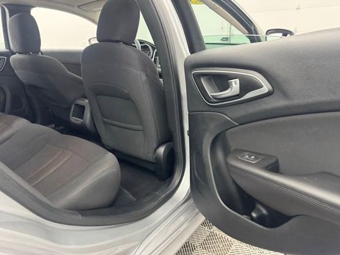 Used 2015 Chrysler 200 Limited w/ Convenience Group FWD image 28