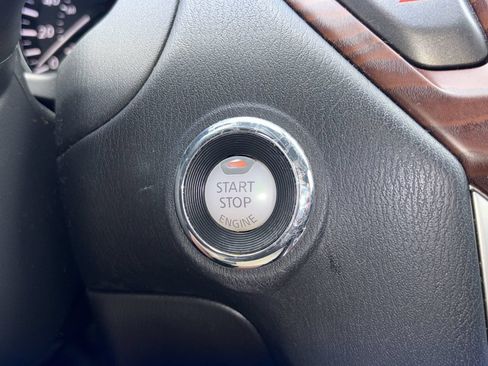 Used 2019 Nissan Pathfinder Platinum w/ Cargo Package FWD image 7