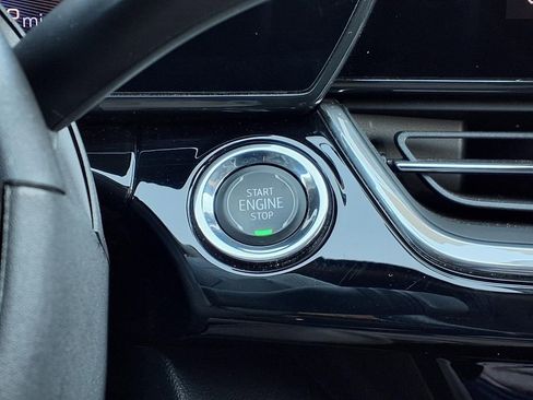 Used 2024 Chevrolet Trax RS w/ Sunroof Package image 13