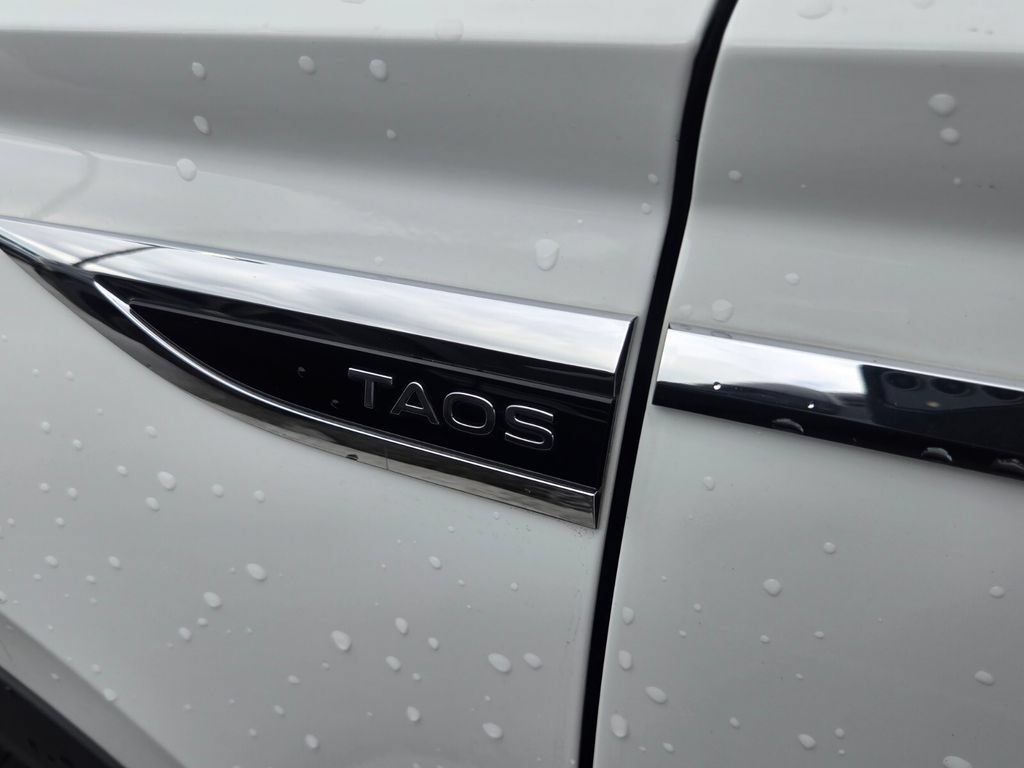 Used 2024 Volkswagen Taos S FWD image 11