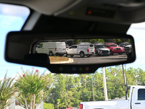 Used 2017 Chevrolet Equinox Premier w/ Enhanced Convenience Package image 27