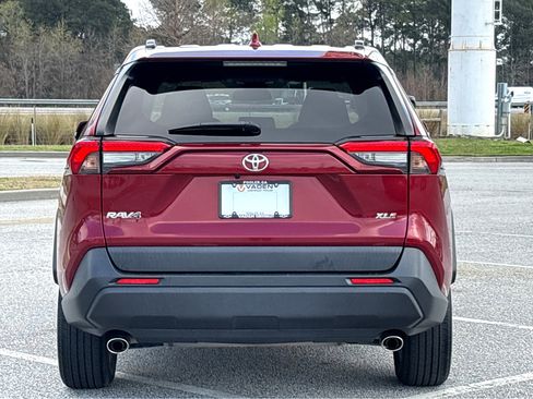 Used 2022 Toyota RAV4 XLE w/ Convenience Package image 19
