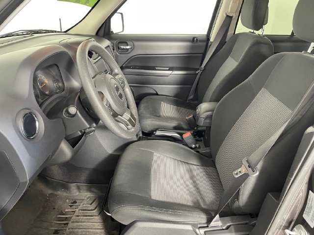 Used 2017 Jeep Patriot Sport w/ Power Value Group AWD/4WD image 2