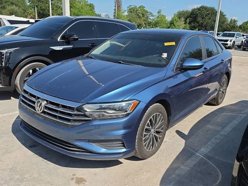 Used 2019 Volkswagen Jetta SE FWD image 2