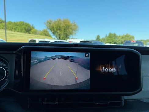 Used 2024 Jeep Wrangler Willys image 28