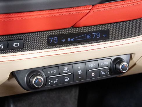 Used 2021 Ferrari F8 Tributo image 30