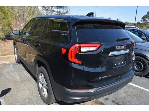 Used 2024 GMC Terrain SLE image 4