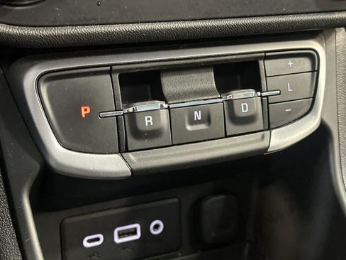 Used 2024 GMC Terrain SLE FWD image 23