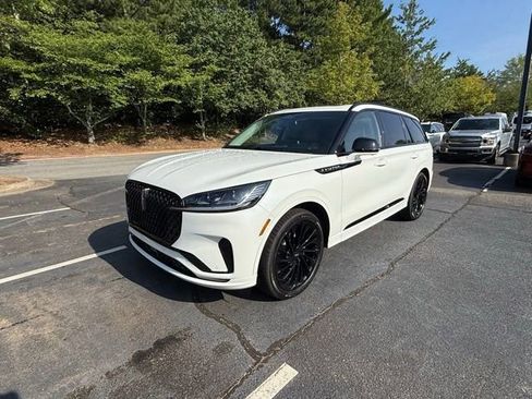 New 2025 Lincoln Aviator Reserve w/ Jet Appearance Package image 2