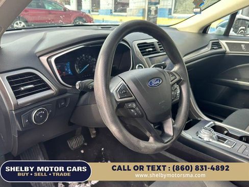 Used 2019 Ford Fusion SE image 10