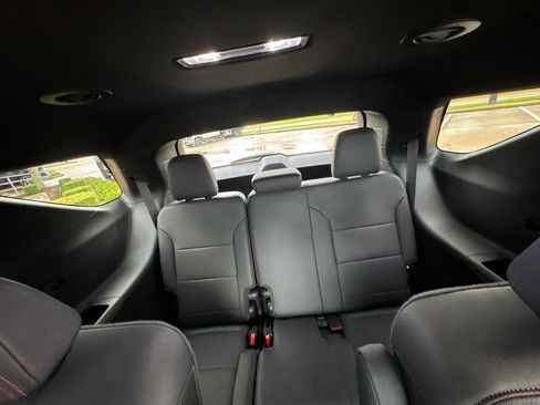 Used 2024 Chevrolet Traverse Z71 w/ LPO, Floor Liner Package AWD/4WD image 17