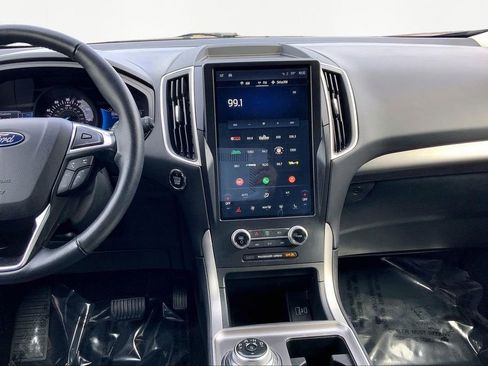 Used 2024 Ford Edge SEL image 9