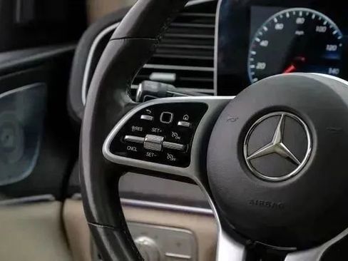 Used 2020 Mercedes-Benz GLS 450 4MATIC image 23