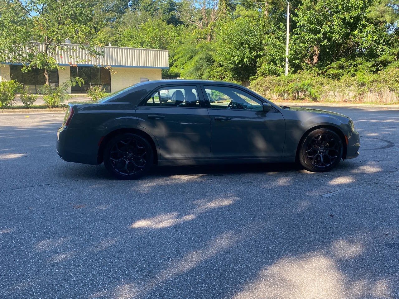 Used 2019 Chrysler 300 S RWD image 4