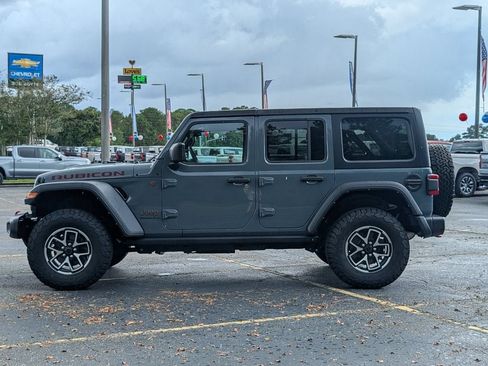 Used 2024 Jeep Wrangler Unlimited Rubicon w/ Convenience Group AWD/4WD image 7