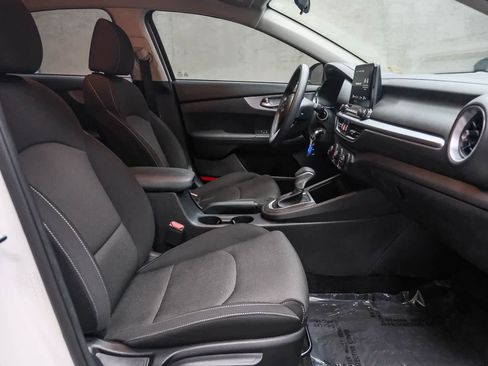 Used 2023 Kia Forte LXS w/ LXS Technology Package image 18