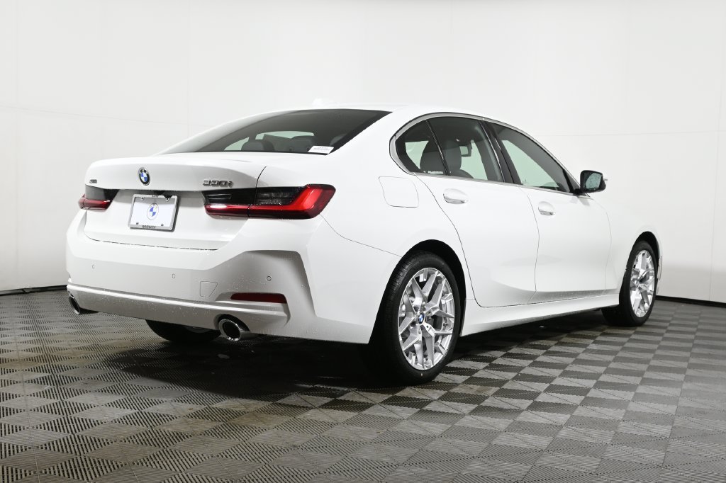 Used 2026 BMW 330i xDrive Sedan w/ Premium Package AWD/4WD image 7