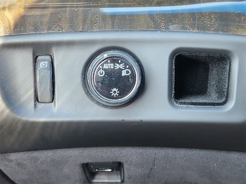 Used 2019 Cadillac Escalade ESV Platinum image 22