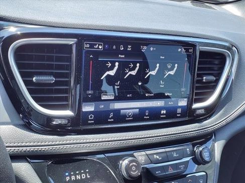 New 2023 Chrysler Pacifica Touring-L w/ S Appearance Package image 5