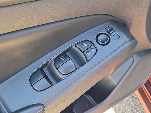 Used 2024 Nissan Altima 2.5 SV FWD image 22