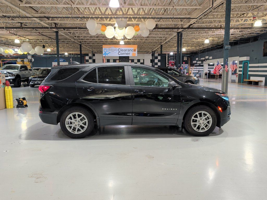 Used 2023 Chevrolet Equinox LS w/ LS Convenience Package FWD image 7