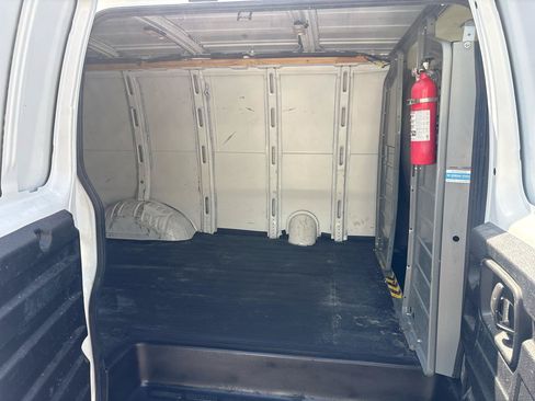 Used 2020 Chevrolet Express 2500 w/ Communications Package RWD image 10