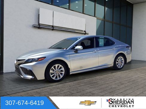Used 2022 Toyota Camry SE FWD image 6