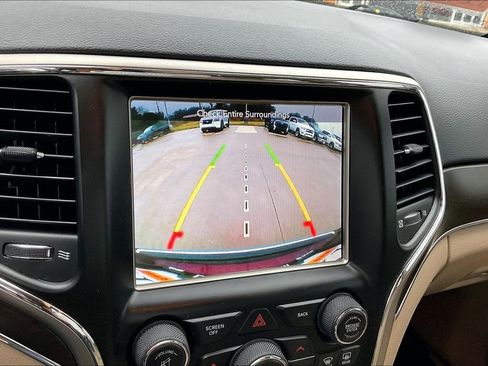 Used 2017 Jeep Grand Cherokee Limited image 21