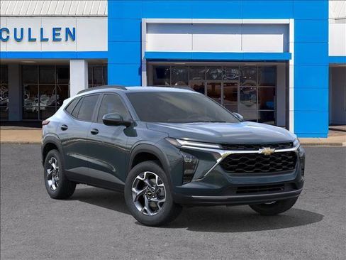 New 2026 Chevrolet Trax LT w/ Driver Confidence Package FWD image 7