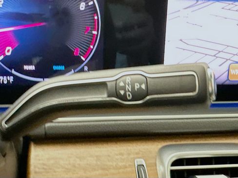 Certified 2025 Mercedes-Benz GLE 350 4MATIC image 18