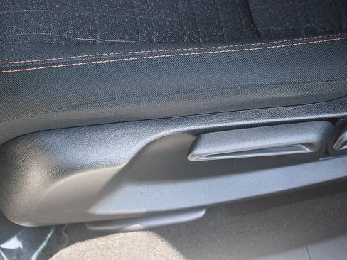 Used 2025 Honda HR-V Sport image 22