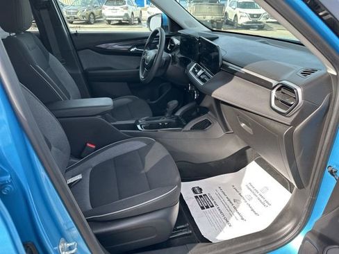 Used 2025 Chevrolet TrailBlazer LT image 7