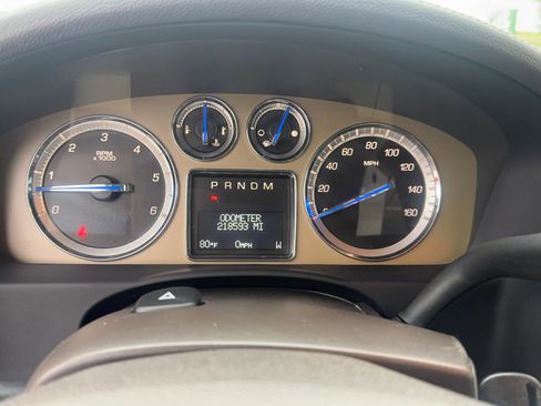 Used 2014 Cadillac Escalade Platinum RWD image 24
