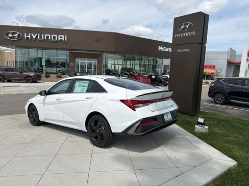 New 2026 Hyundai Elantra SEL Sport FWD image 3