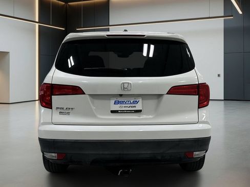 Used 2018 Honda Pilot EX image 5