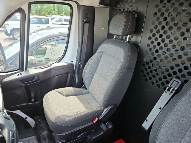 Used 2025 RAM ProMaster 2500 w/ U-Haul Equipment Group FWD image 9