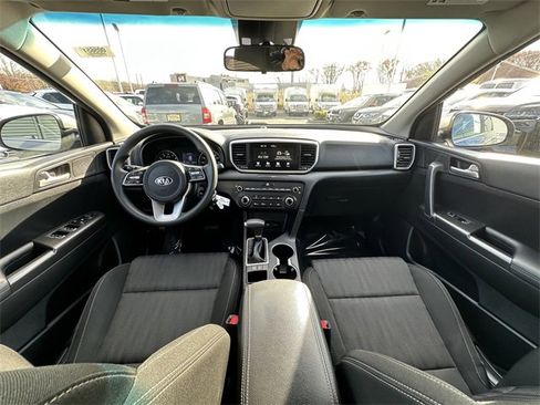 Used 2022 Kia Sportage LX image 16