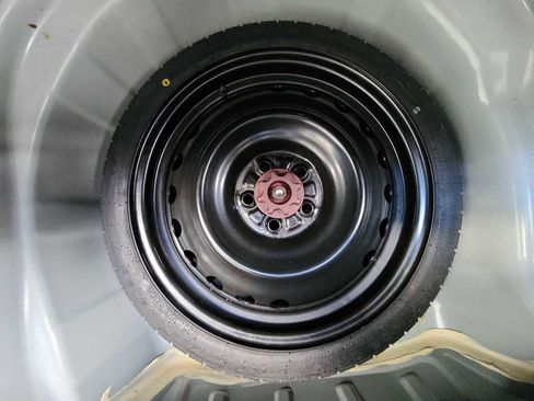 Used 2023 Toyota Corolla LE image 24