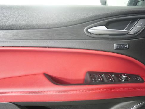 Used 2021 Alfa Romeo Stelvio Sprint w/ Nero Edizione image 8