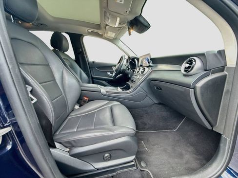 Used 2021 Mercedes-Benz GLC 300 w/ Exterior Lighting Package image 32