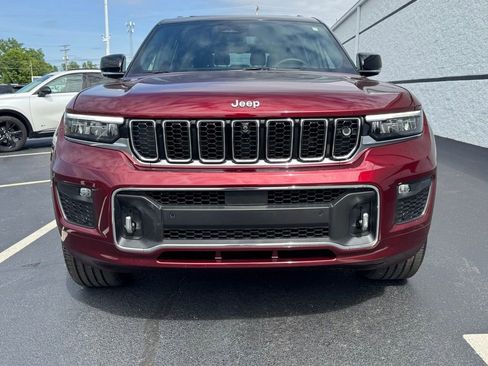 Used 2024 Jeep Grand Cherokee L Overland w/ Advanced Protech Group III AWD/4WD image 17