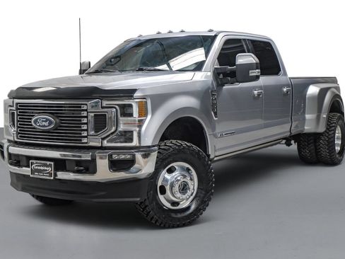 Used 2022 Ford F350 Lariat w/ Lariat Ultimate Package AWD/4WD image 4