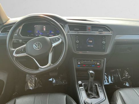 Used 2023 Volkswagen Tiguan SE AWD/4WD image 10