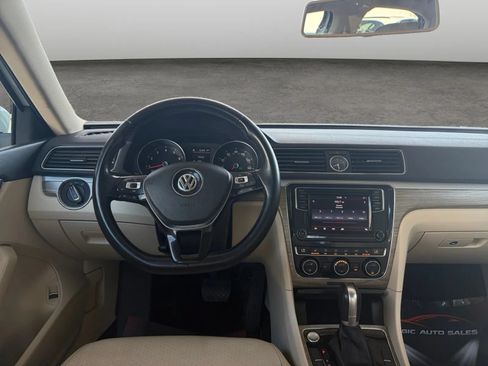 Used 2017 Volkswagen Passat 1.8T SE FWD image 28