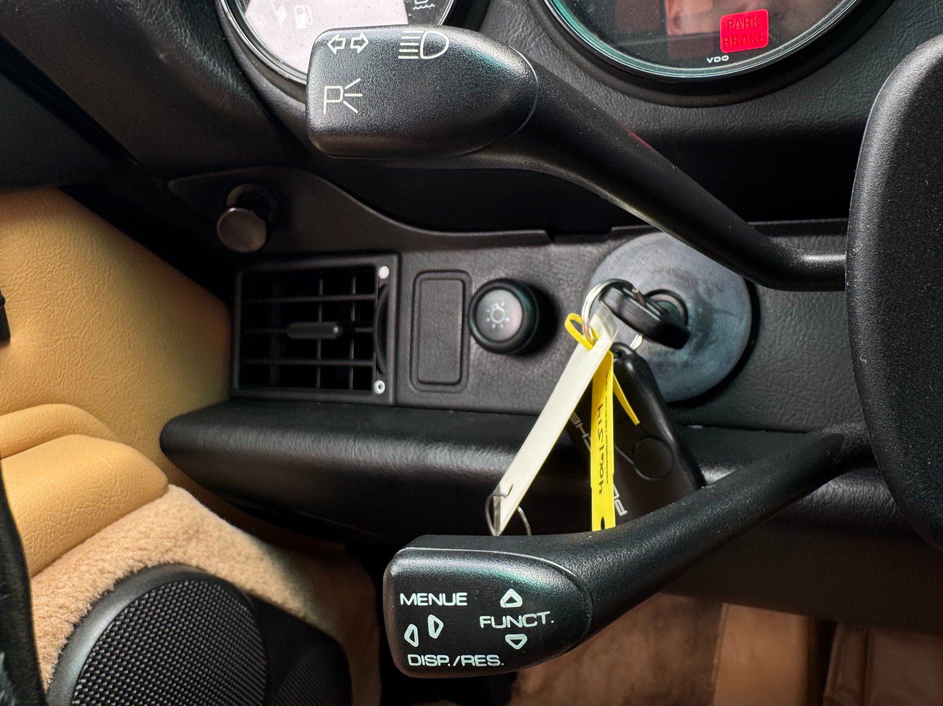 Used 1997 Porsche 911 Carrera RWD image 42
