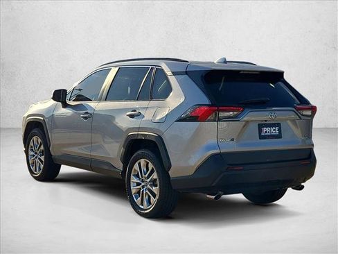 Used 2021 Toyota RAV4 XLE Premium FWD image 8