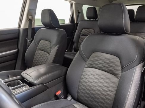 Used 2022 Nissan Pathfinder SV FWD image 11