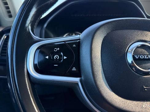 Used 2019 Volvo XC90 T5 Momentum w/ Multimedia Package AWD/4WD image 28